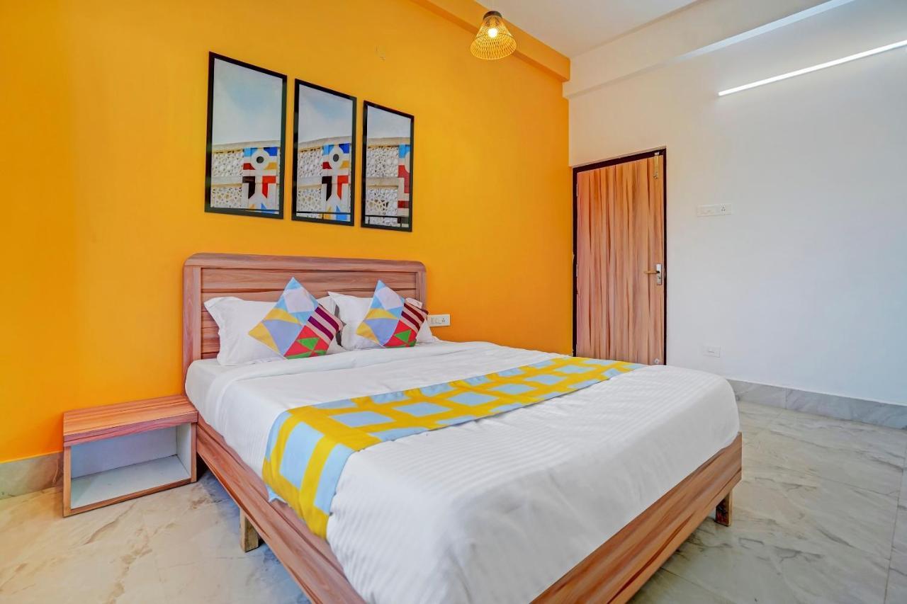 Oyo 79233 Hotel Hive Stays Kochi Buitenkant foto