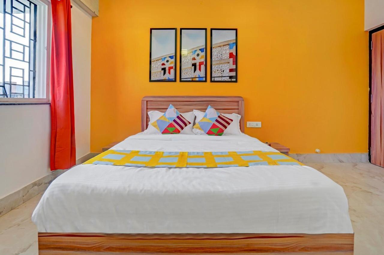 Oyo 79233 Hotel Hive Stays Kochi Buitenkant foto