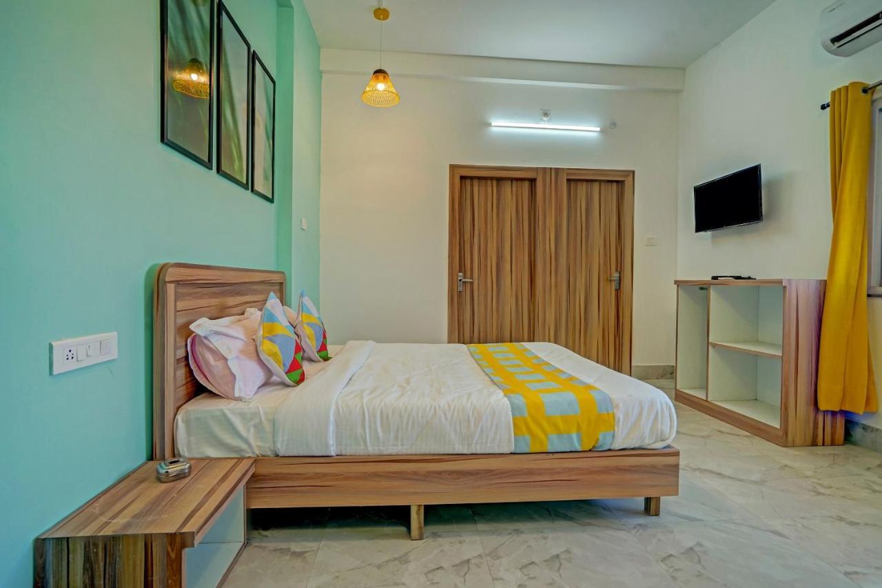 Oyo 79233 Hotel Hive Stays Kochi Buitenkant foto